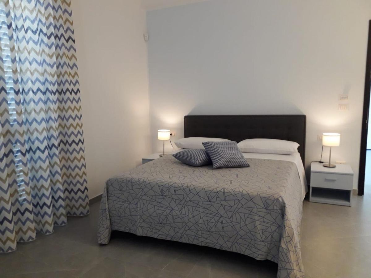 La Casa Di Francesca B&B Con Parcheggio Privato 切萨雷奥港 外观 照片