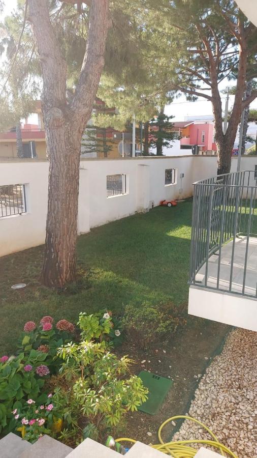 La Casa Di Francesca B&B Con Parcheggio Privato 切萨雷奥港 外观 照片